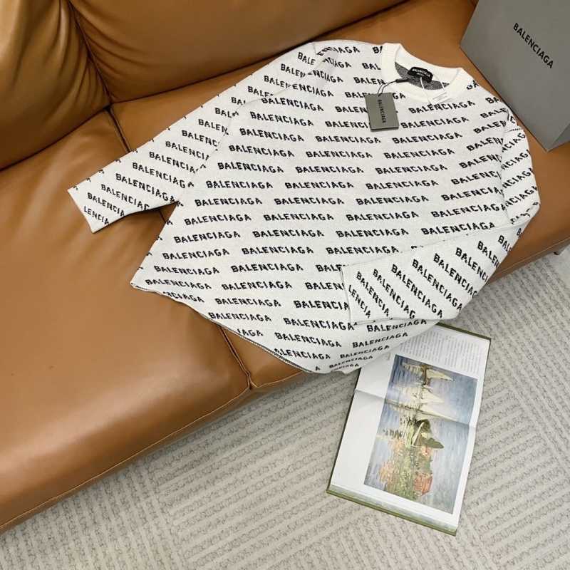 Ba*len*cia*ga sweaters